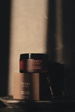Atacama Sand - Tierra Natural i naturalny peeling z łyżeczką, na ekologicznym opakowaniu.