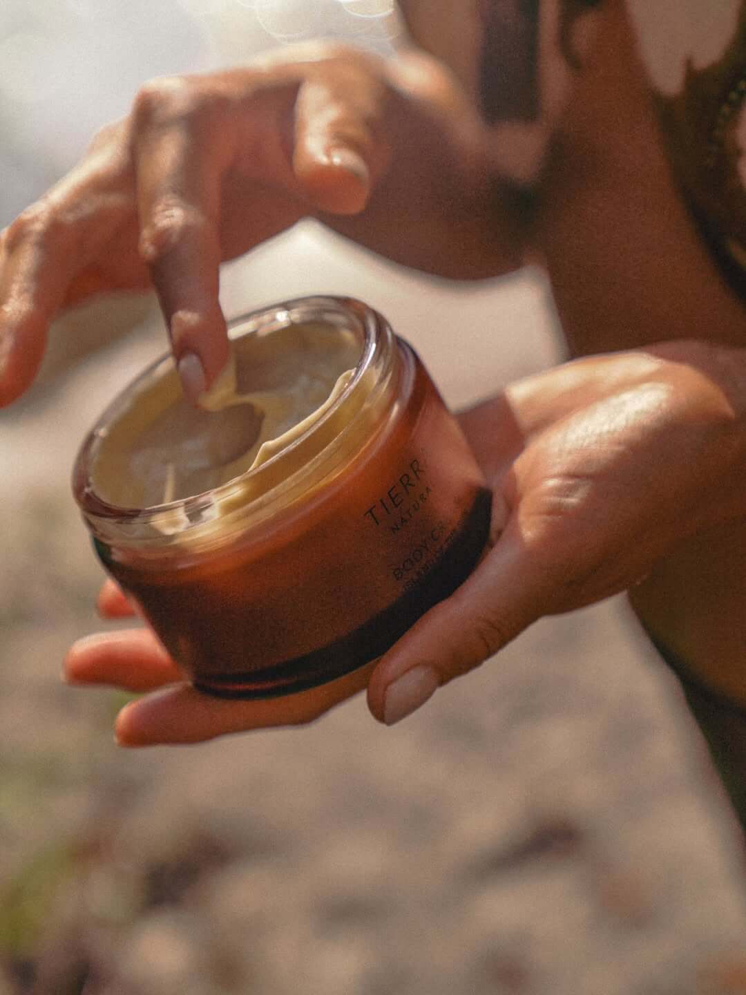 Delikatny, odżywczy krem do ciała Tierra Natural - bez sztucznych składników.