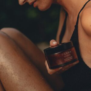 nawilżający peeling do ciała